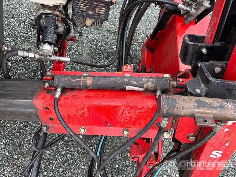 Wheatheart Heavyhit Tow-Behind Post Pounder Karja-aidat