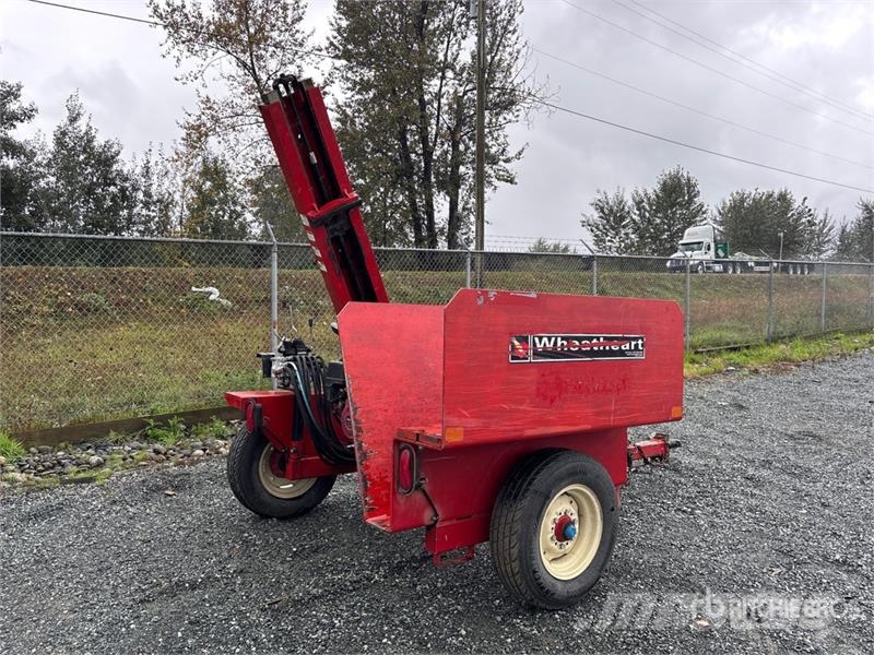 Wheatheart Heavyhit Tow-Behind Post Pounder Karja-aidat