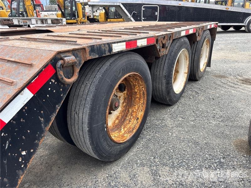 Witzco Challenger Challenger RG50 Tri/A Lowboy Trailer Низькорамні причепи