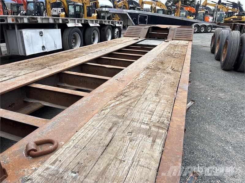 Witzco Challenger Challenger RG50 Tri/A Lowboy Trailer Низькорамні причепи