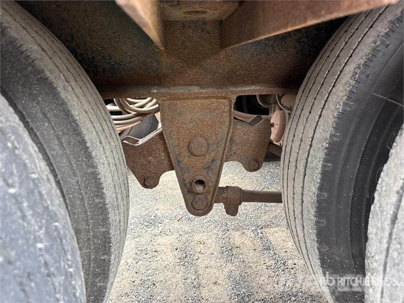 Witzco Challenger Challenger RG50 Tri/A Lowboy Trailer Низькорамні причепи