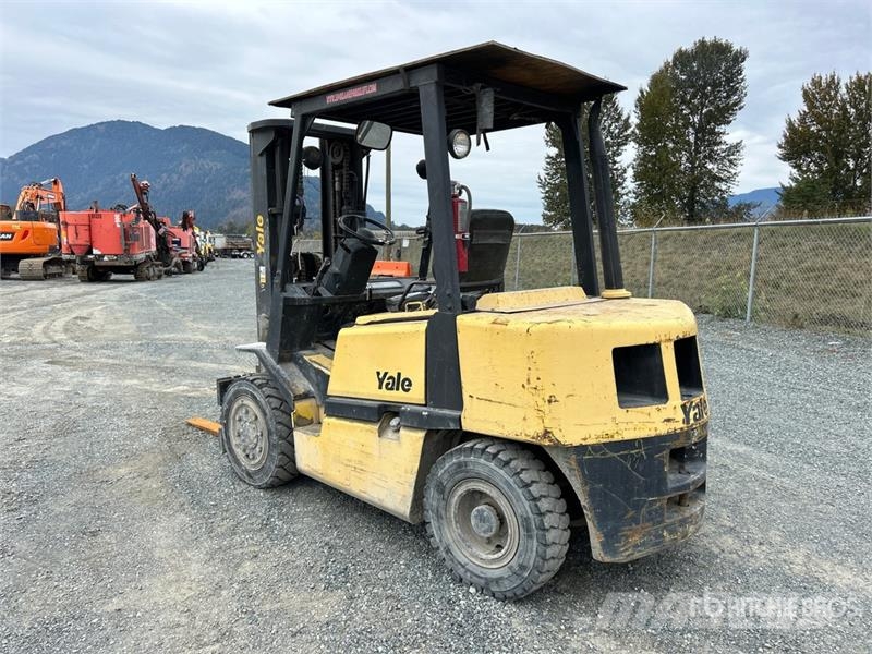 Yale GDP080L 8000 lb Pneumatic Tire Forklift Вилични кари-повдигачи - други