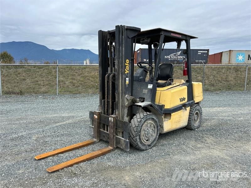 Yale GDP080L 8000 lb Pneumatic Tire Forklift Вилични кари-повдигачи - други