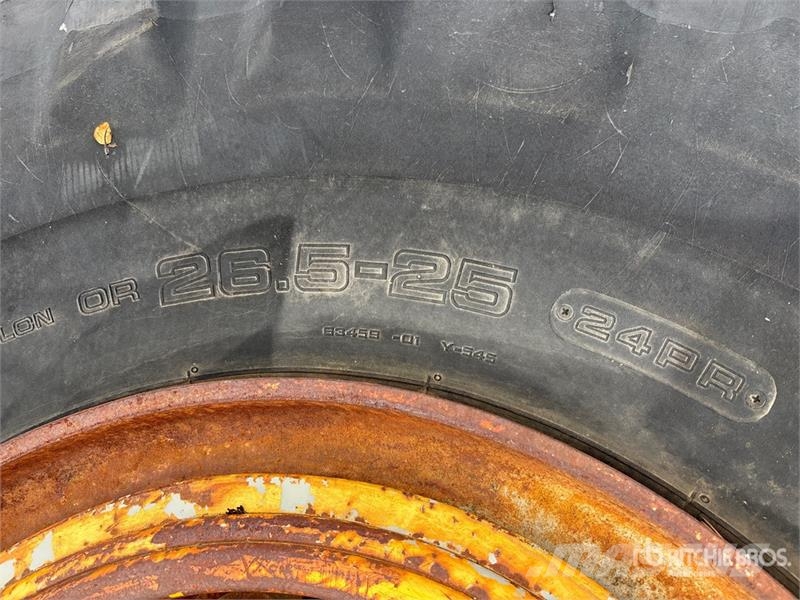 Yokohama 26.5x25 Tires Gumiabroncsok, kerekek és felnik