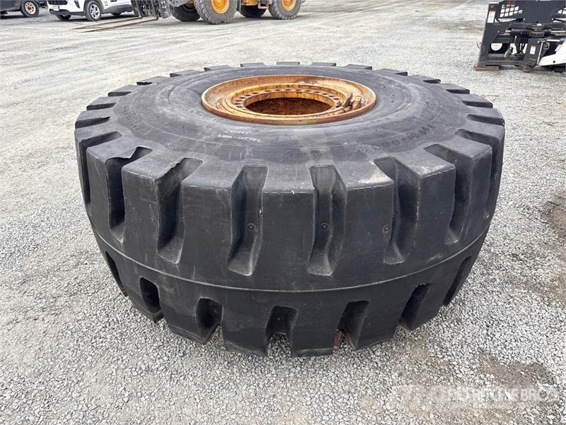 Yokohama 29.5x25 Tires Gumiabroncsok, kerekek és felnik