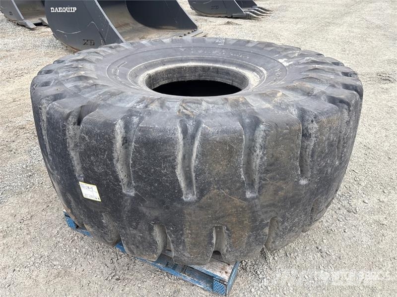 Yokohama 29.5x25 Tires - Fits Cat 980 Gumiabroncsok, kerekek és felnik