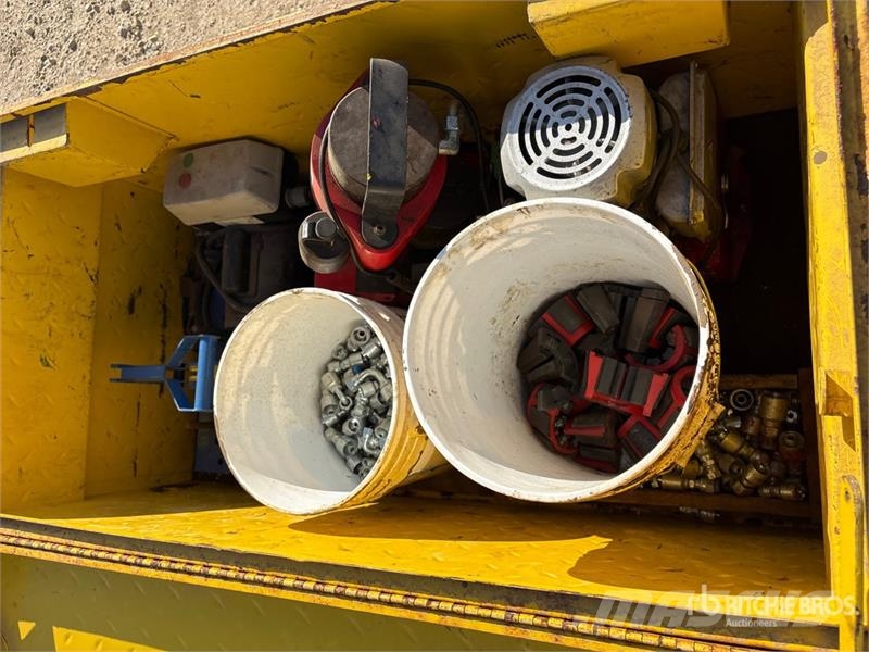 (1) 110 Ton, (2) 60 Ton Swivels Equipamentos de perfuração de petróleo e gás