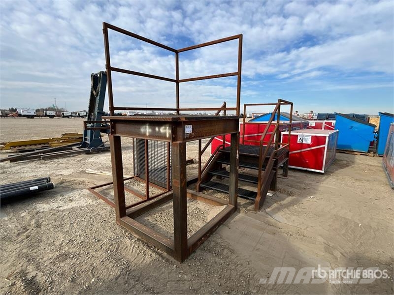 1 Set of Stairs (4 Steps) 2 Landings 4ft x 4ft 6In Andre komponenter