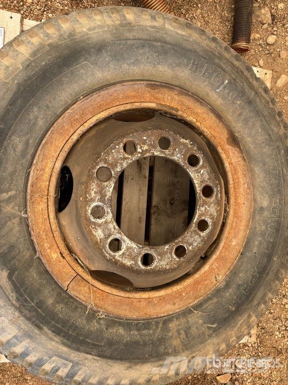 10.00-20 Tire Kiti naudoti statybos komponentai