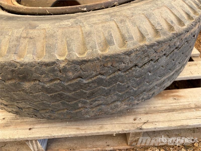 10.00-20 Tire Kiti naudoti statybos komponentai