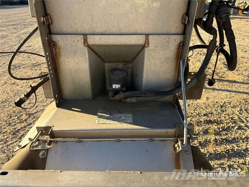  10 ft Salt Spreader Пескоразбрасыватели