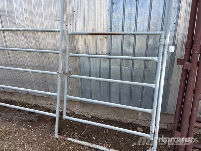 10 ft x 5 ft Livestock Gate ماكينات وملحقات مواش أخرى