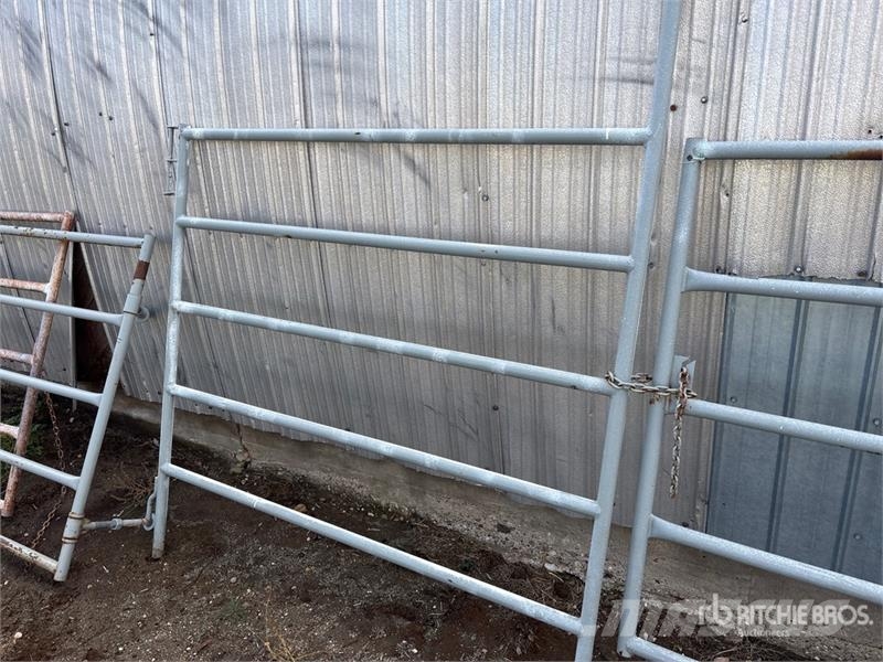  10 ft x 5 ft Livestock Gate ماكينات وملحقات مواش أخرى