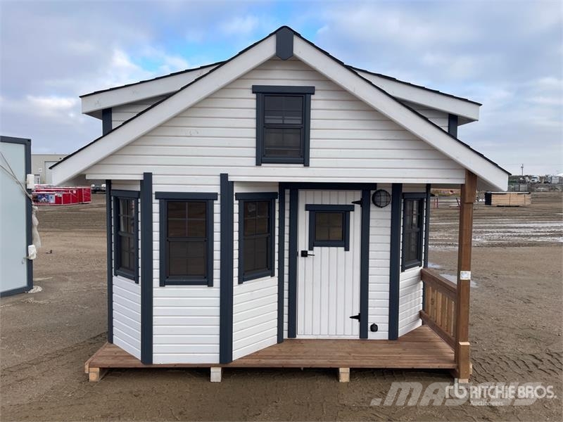  10 ft x 7.6 ft x 11 ft Playhouse (Unused) Andre komponenter