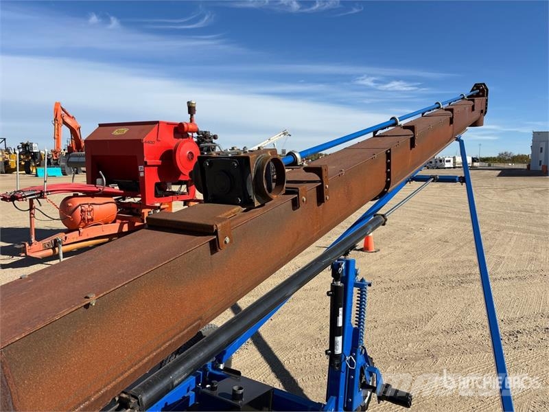 10 in x 44 ft Grain Auger (Inoperable) Транспортне обладнання