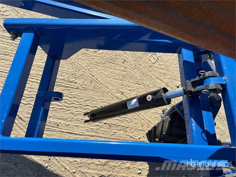 10 in x 44 ft Grain Auger (Inoperable) Транспортне обладнання