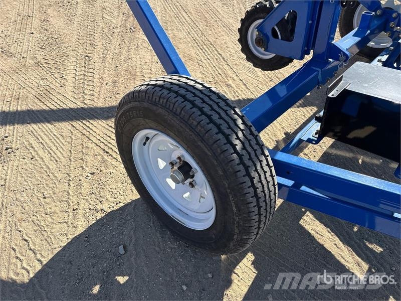 10 in x 44 ft Grain Auger (Inoperable) Транспортне обладнання