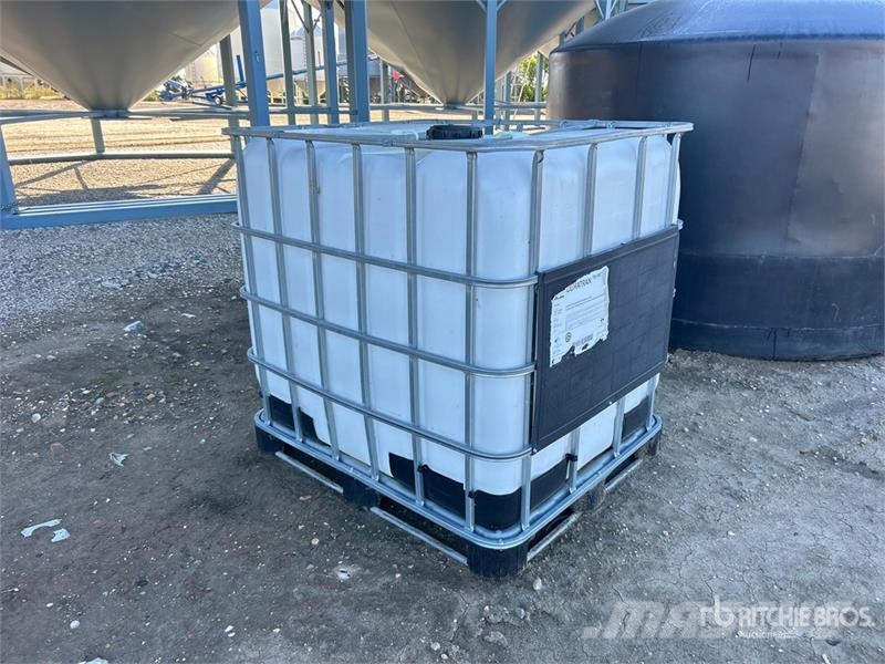 1000 L Poly Tote Kiti naudoti statybos komponentai