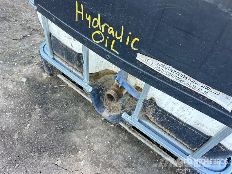 1000 L Poly Tote Kiti naudoti statybos komponentai