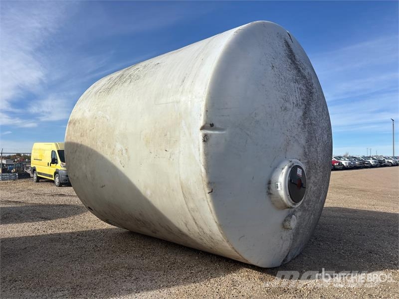  10000 gal Poly Vertical Tank صهاريج الوقود والصهاريج الإضافية