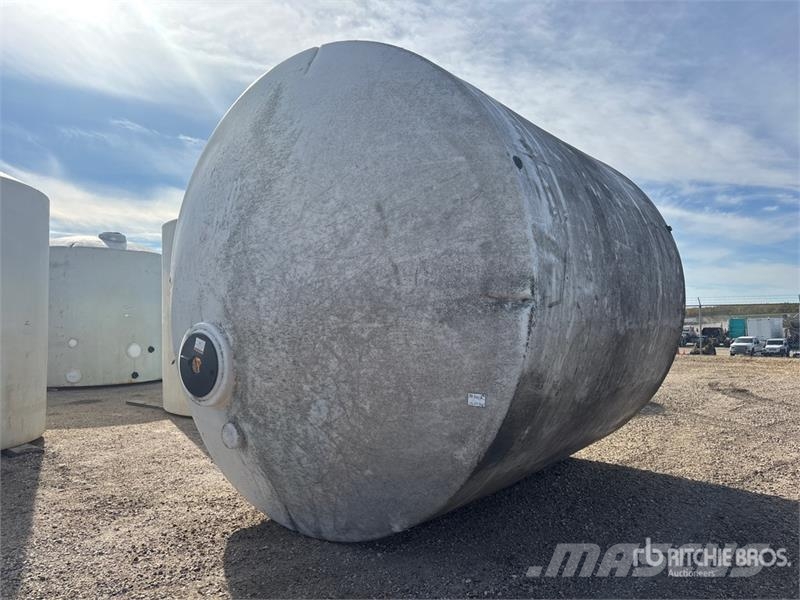  10000 gal Poly Vertical Tank صهاريج الوقود والصهاريج الإضافية
