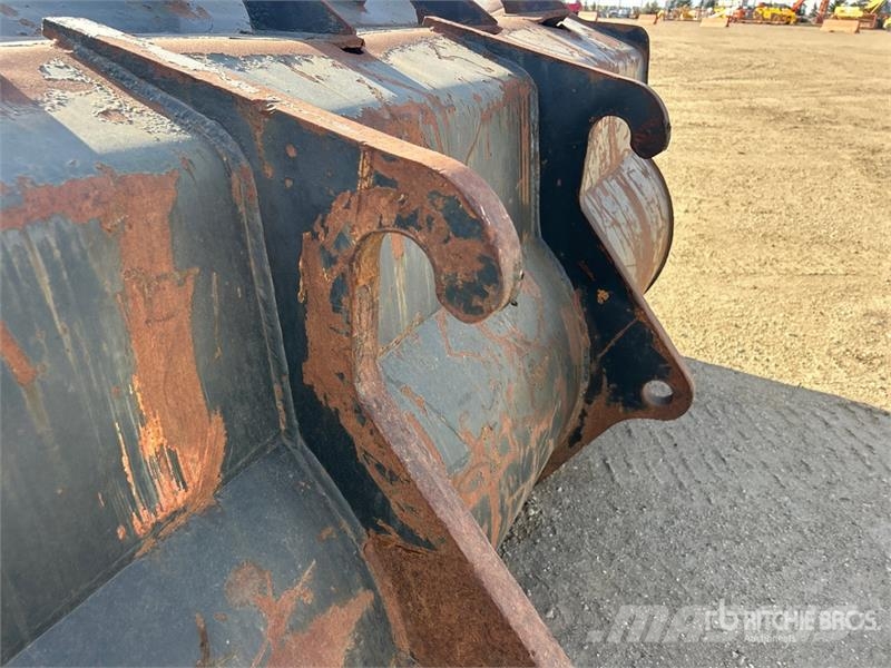  108 in Q/C General Purpose Wheel Loader Bucket - F دلاء