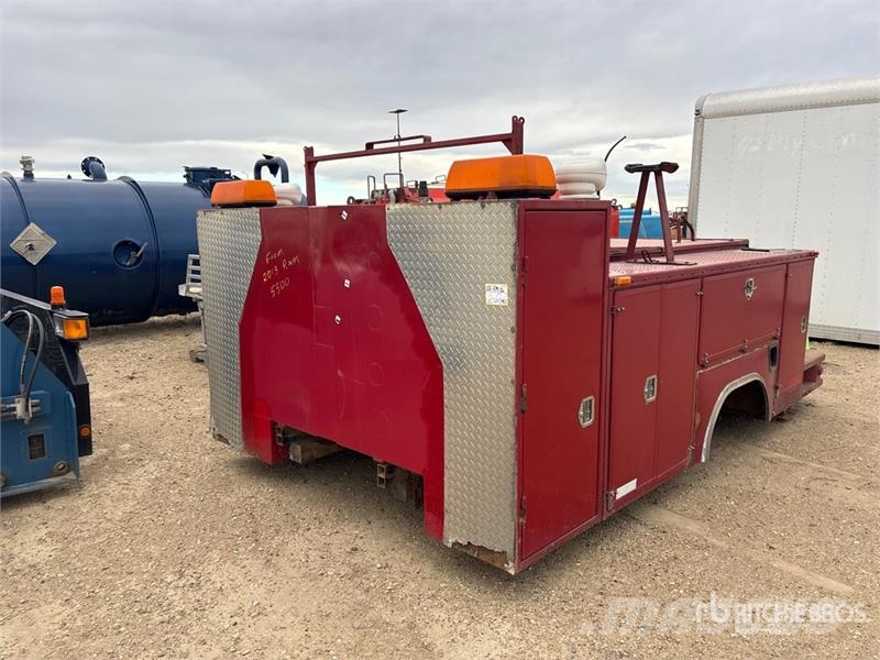 11 ft Service Body - Fits 2013 Dodge 5500 Andre komponenter