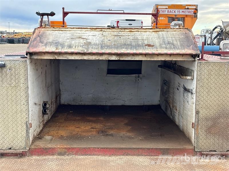 11 ft Service Body - Fits 2013 Dodge 5500 Andre komponenter