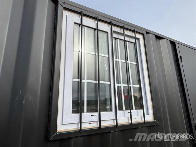  11 ft Storage Container حاويات تخزين