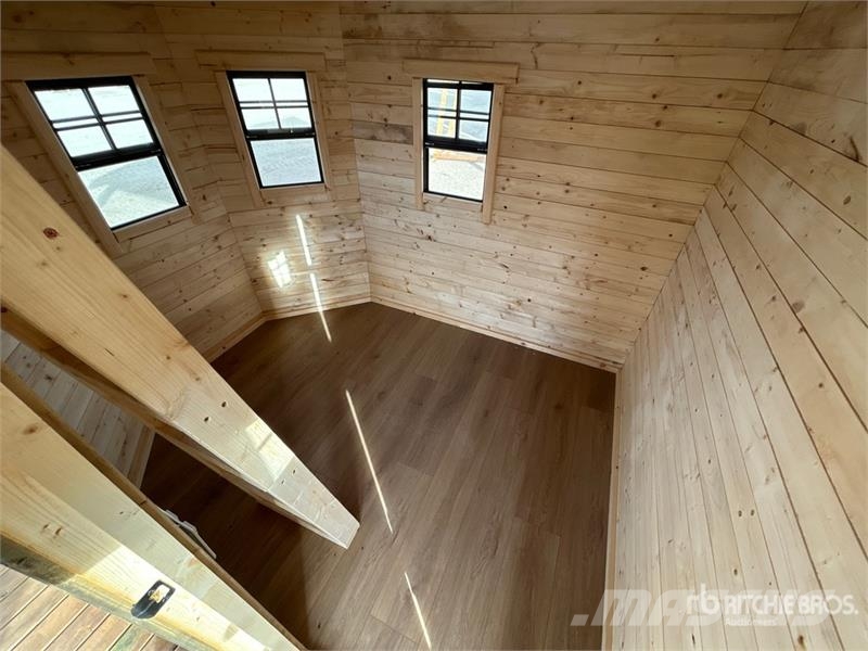  11 ft x 9 ft x 10 ft Pine Playhouse (Unused) مكونات أخرى