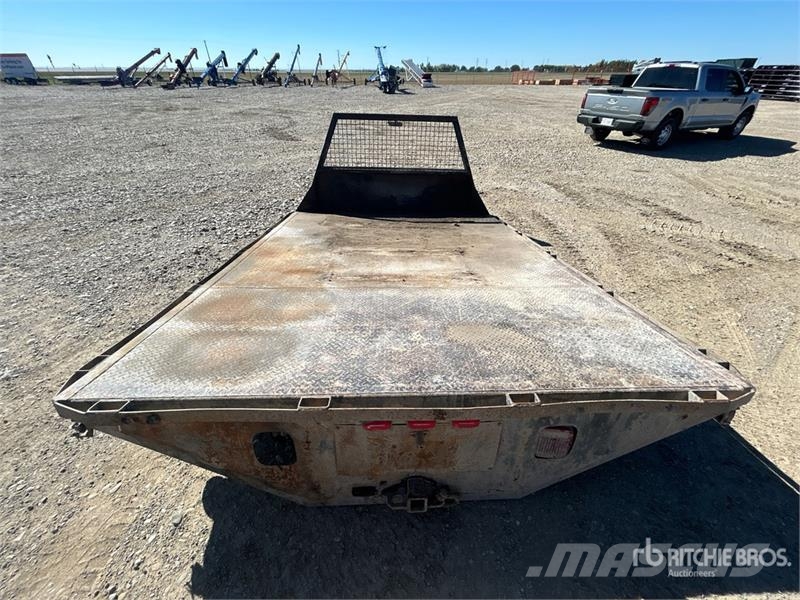  11 ft x 96 in Truck Flatbed Body صندوق