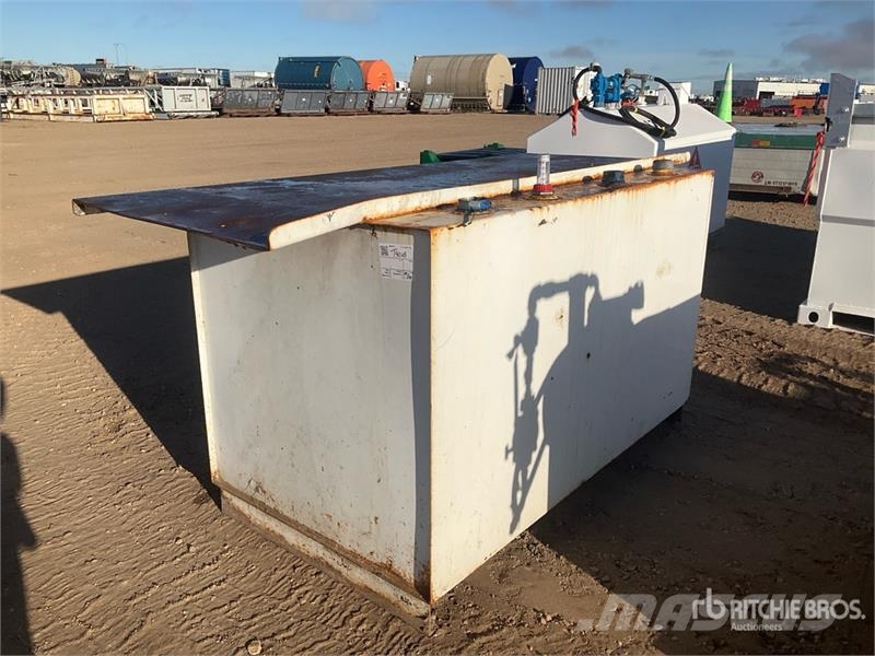  1135 L Steel Oil Tank Fuel and additive tanks