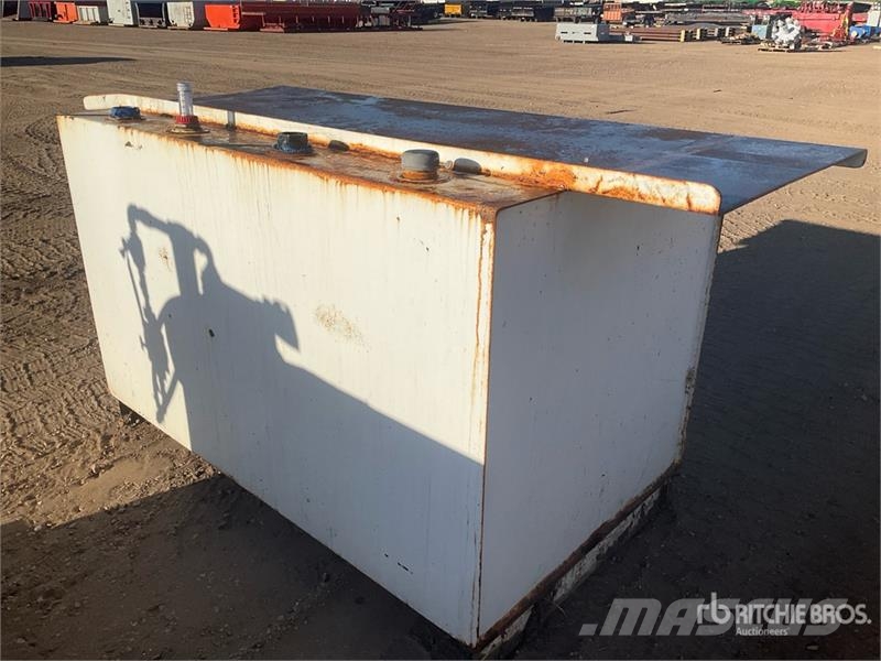  1135 L Steel Oil Tank Fuel and additive tanks