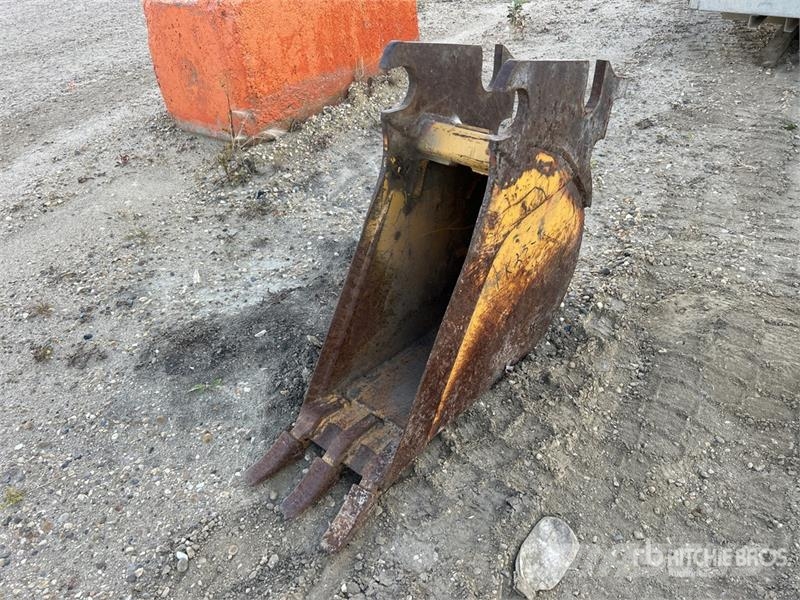  12 in Digging Frost Backhoe Rear Bucket - Fits Joh 挖斗