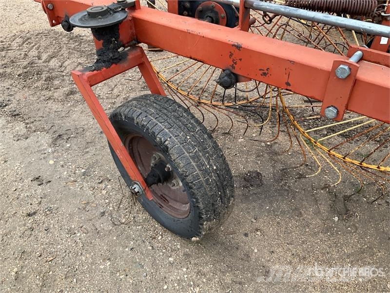 12-Wheel V Hay Rake Okretači i sakupljači sijena