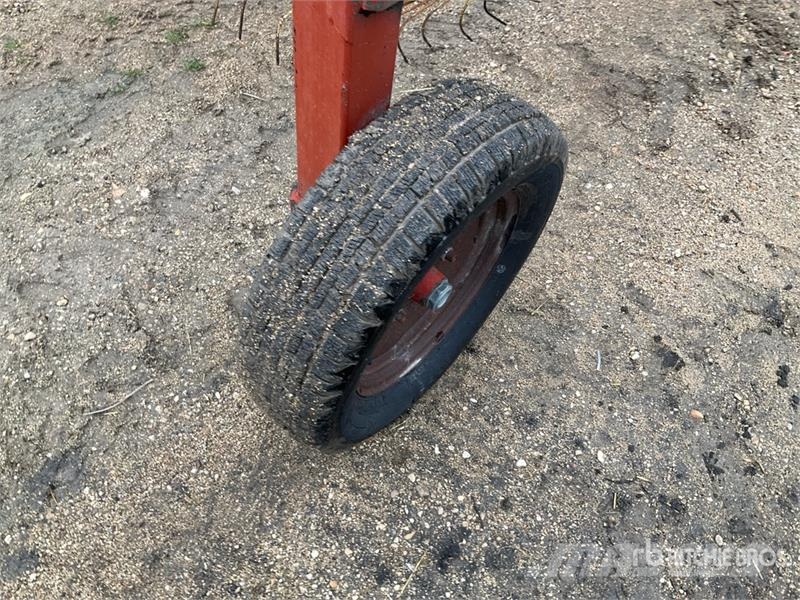 12-Wheel V Hay Rake Okretači i sakupljači sijena