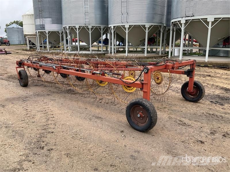 12-Wheel V Hay Rake Okretači i sakupljači sijena