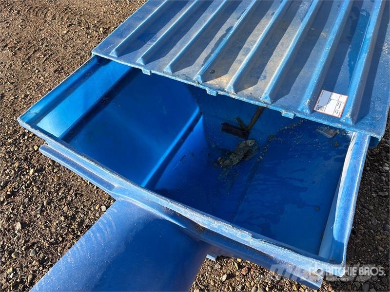  13 in Poly Hopper وحدات / آلات معالجة المحاصيل وتخزينها - أخرى