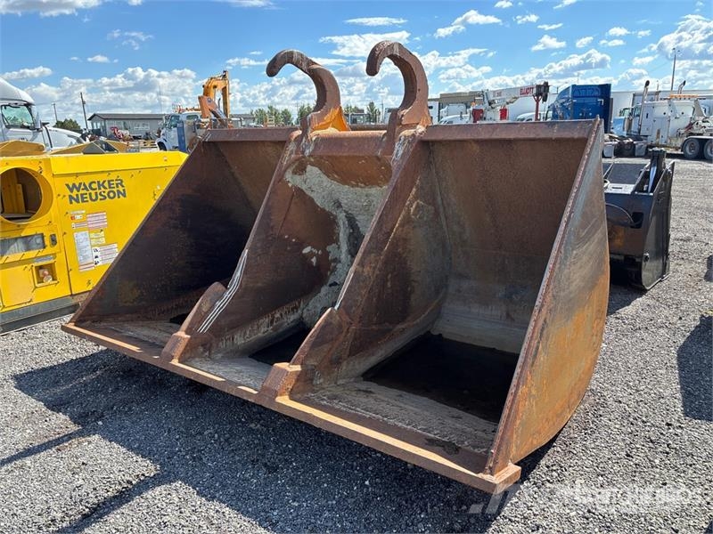 130 in Excavator Bucket - Fits 700 Series 挖斗