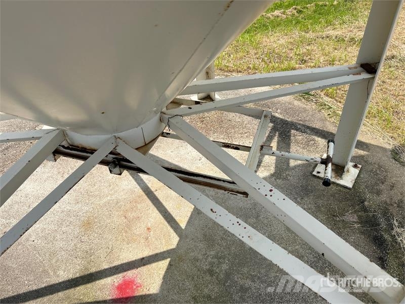 +/- 1300 bu Smooth Wall Hopper Grain Bin 곡물 처리가공 및 보관 장치/기계 - 기타