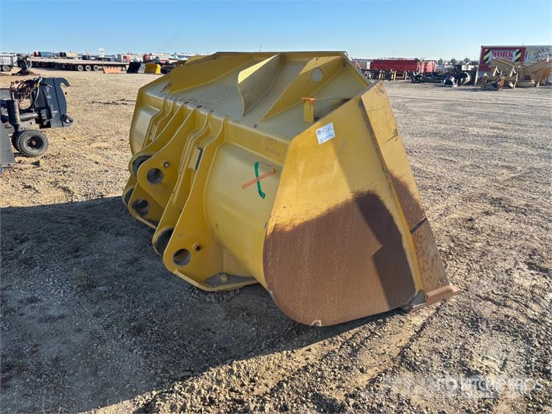 131 in Wheel Loader Bucket - Fits 2024 Komatsu WA5 Kašike / Korpe
