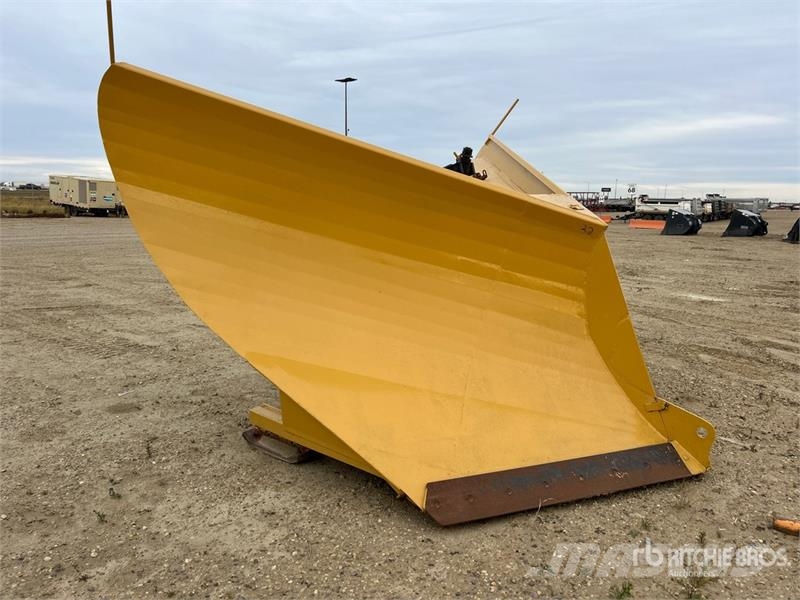  132 in V Plow - Fits Cat 160 مكونات أخرى
