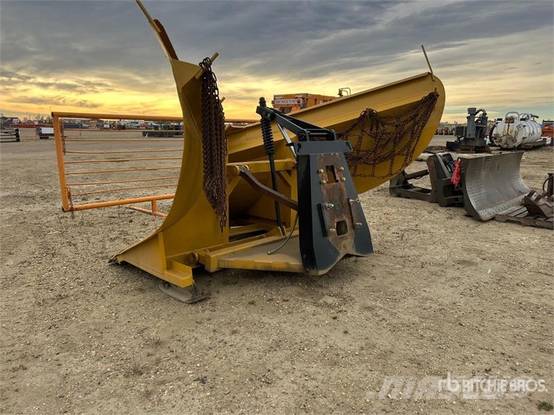 132 in V Plow - Fits Cat 160 مكونات أخرى