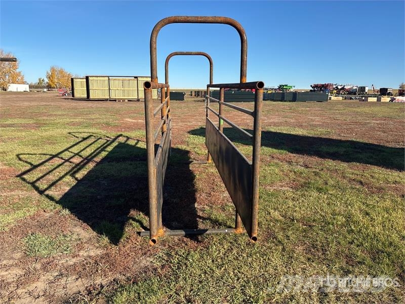 14 ft 4 in x 2 ft 8 in Cattle Alley (Unused) Оборудование для животноводческих ферм