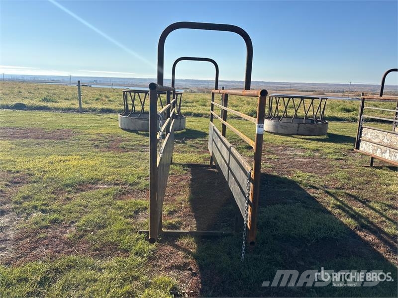 14 ft 4 in x 2 ft 8 in Cattle Alley (Unused) Оборудование для животноводческих ферм