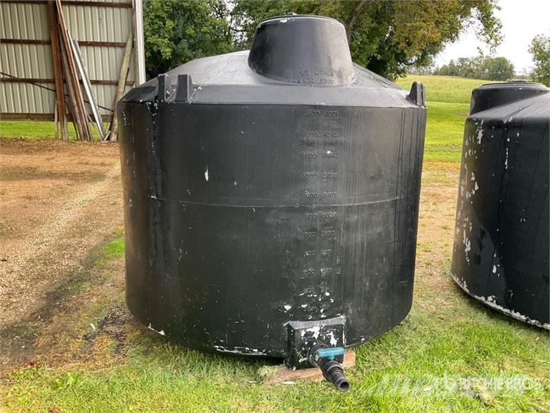 1400 gal Poly Water Tank Паливні та присадочні баки
