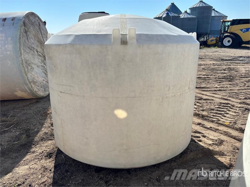  1400 gal Water Tank Fuel and additive tanks