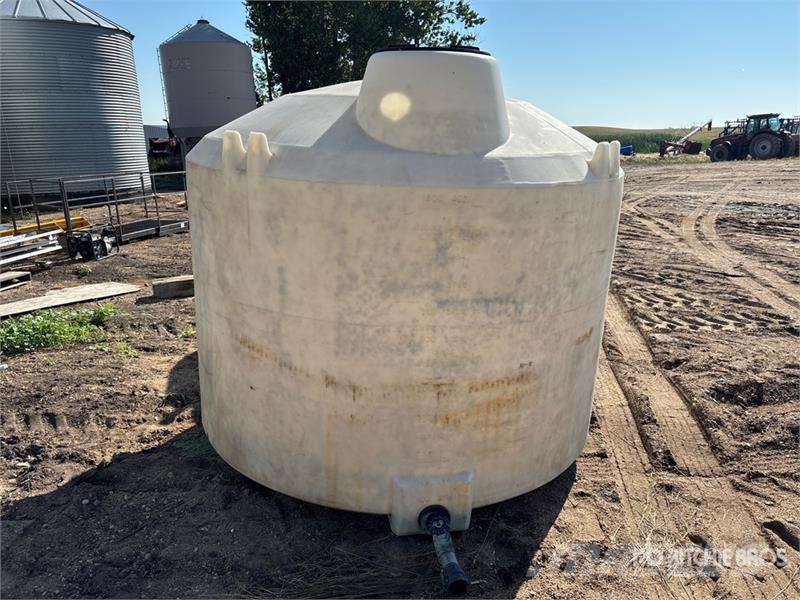  1400 gal Water Tank Fuel and additive tanks