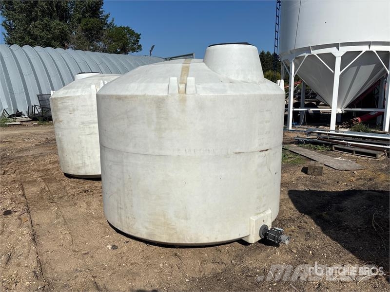  1400 gal Water Tank Fuel and additive tanks