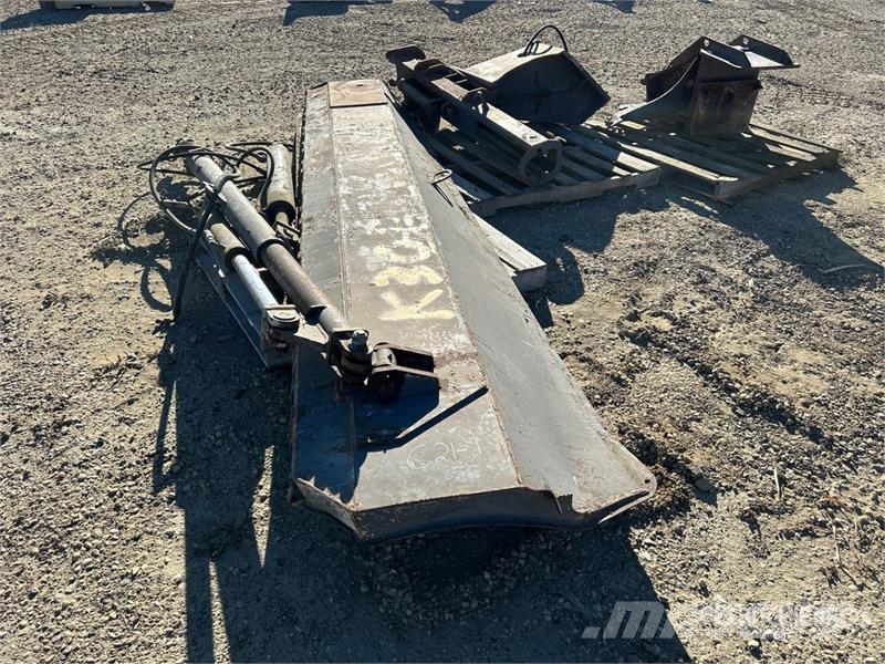 144 in Motor Grader Snow Wing - Fits Volvo G970 Snøploger- og skjær